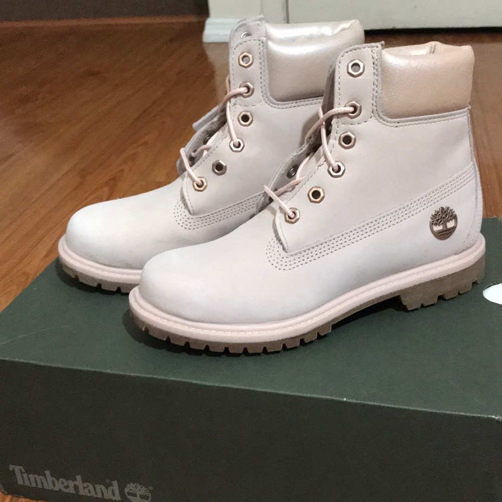 BRAND NEW TIMBERLANDS